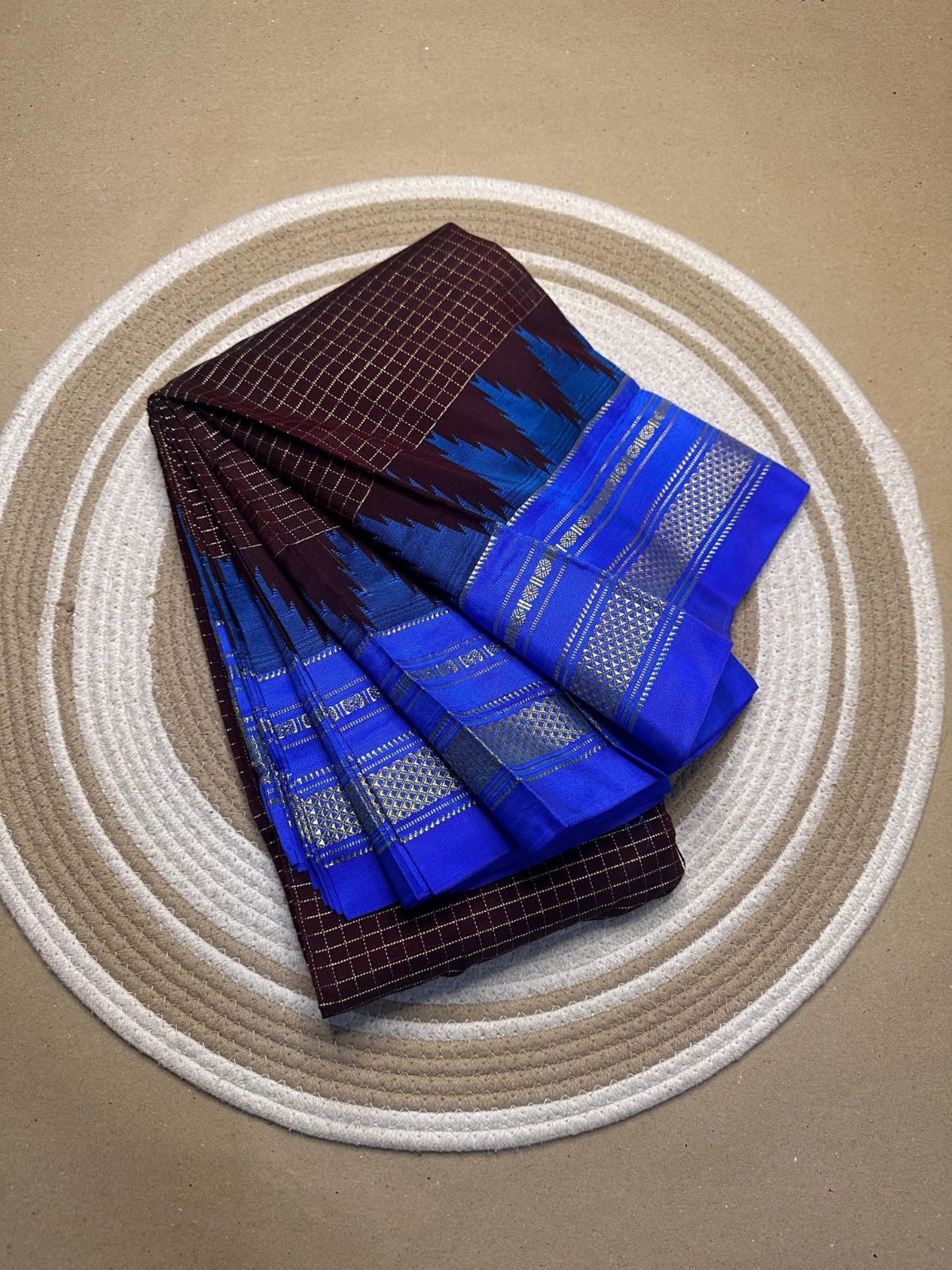 dark brown and blue jerry checks, temple gadiwalsaree pallu tope pallu dark brown and blue jerry checks, temple gadiwalsaree pallu tope pallu