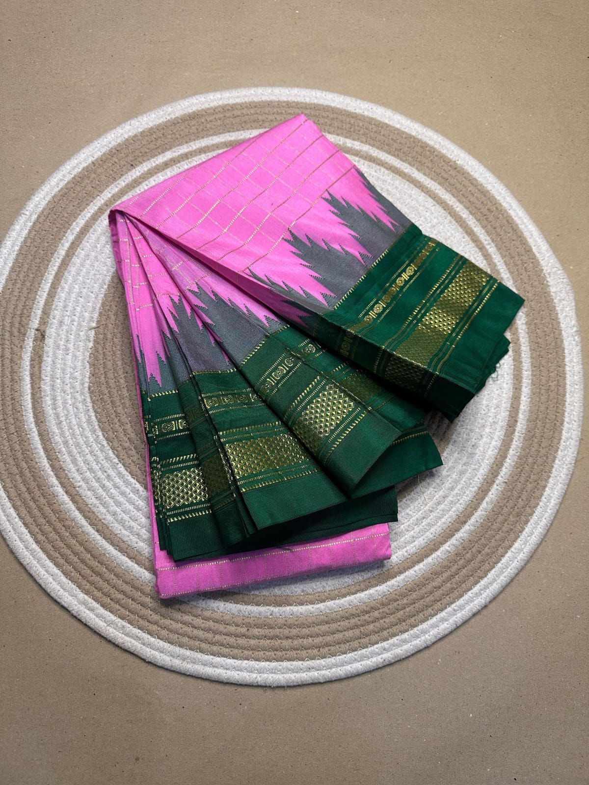 pink and green jerry checks, temple gadiwalsaree pallu tope pallu pink and green jerry checks, temple gadiwalsaree pallu tope pallu