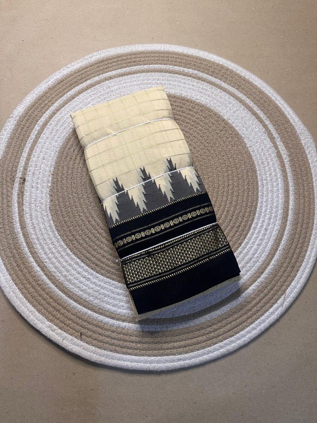off white and black jerry checks, temple gadiwalsaree pallu tope pallu off white and black jerry checks, temple gadiwalsaree pallu tope pallu
