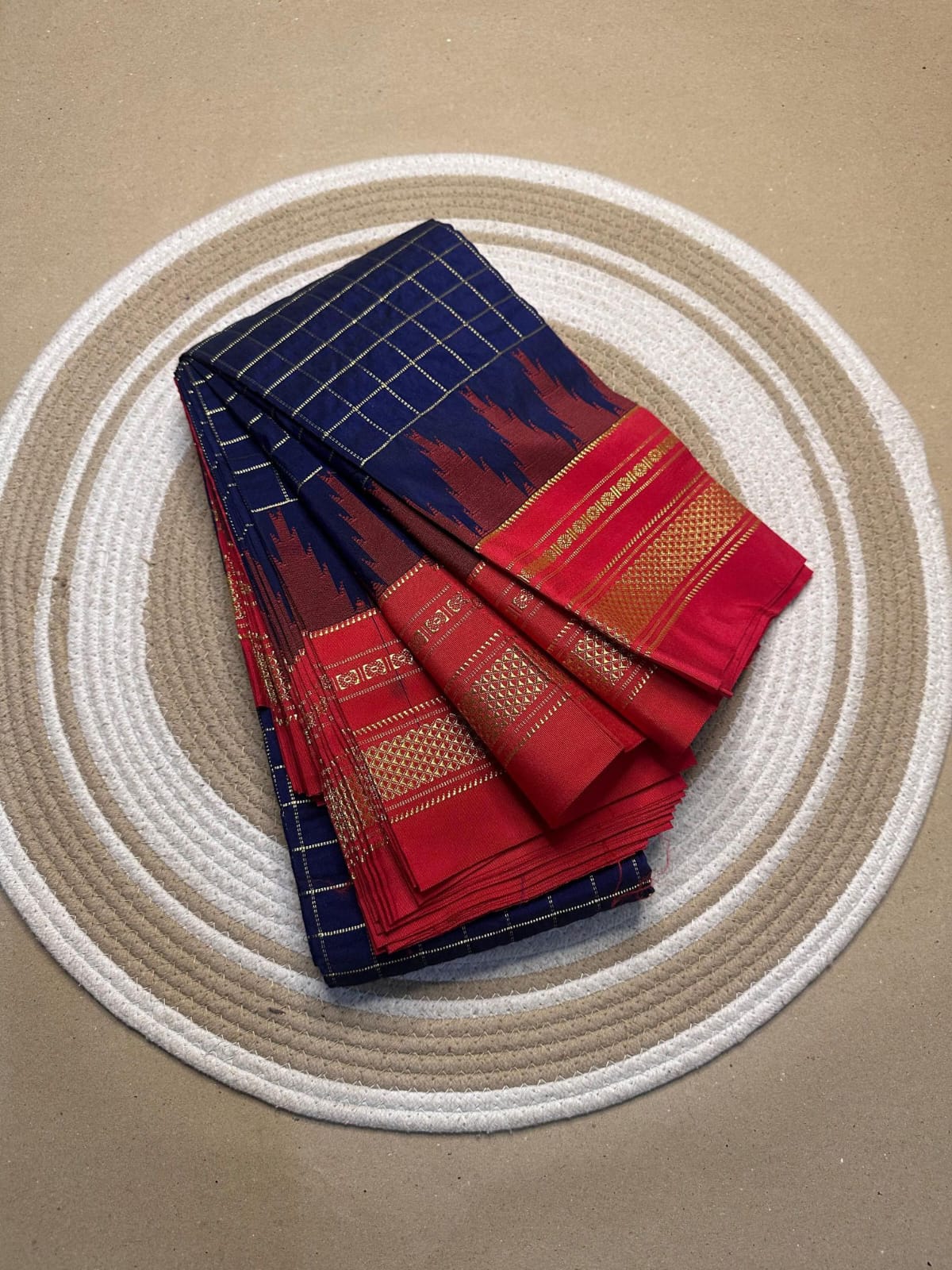 dark blue and red jerry checks, temple gadiwalsaree pallu tope pallu dark blue and red jerry checks, temple gadiwalsaree pallu tope pallu