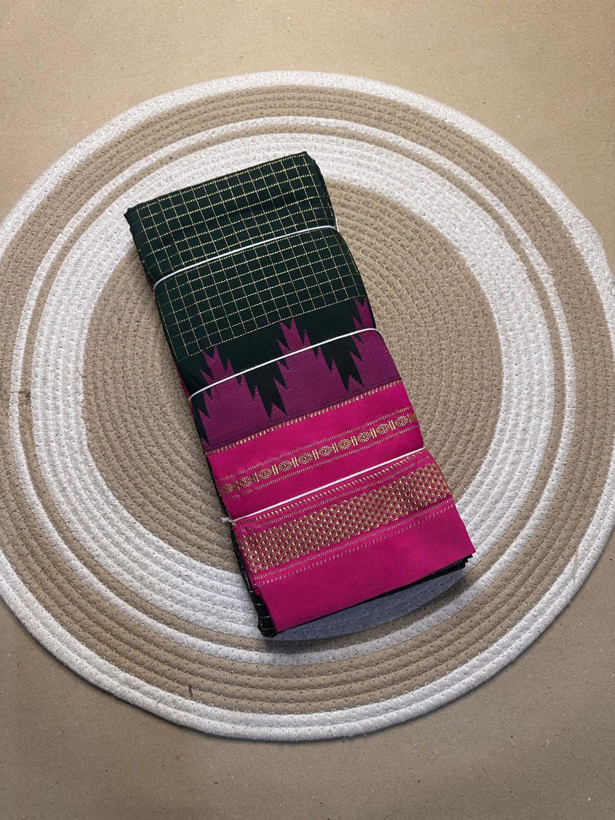black and pink jerry checks, temple gadiwalsaree pallu tope pallu black and pink jerry checks, temple gadiwalsaree pallu tope pallu