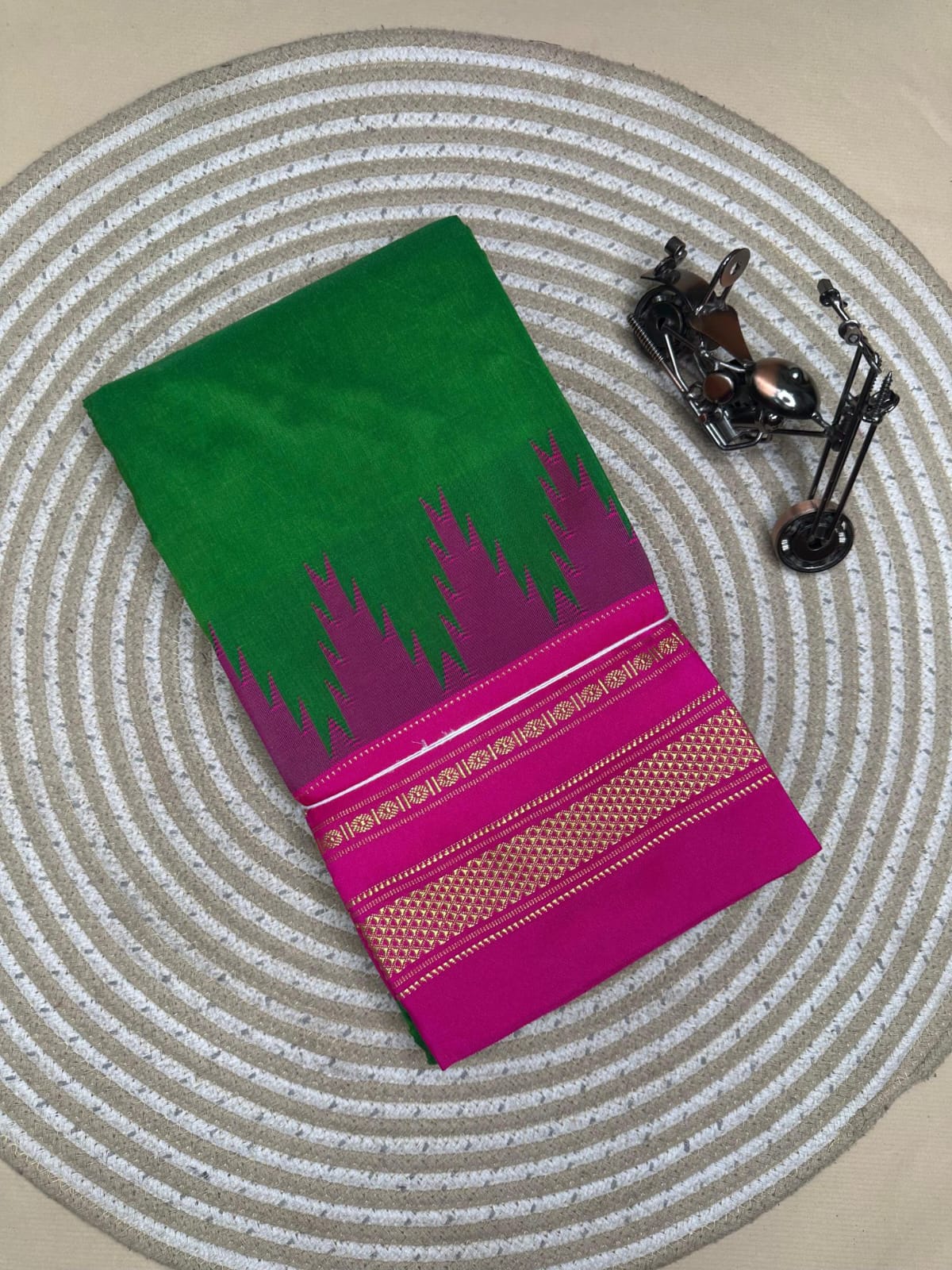 green and pink temple border, plane saree soft silk pallu green and pink temple border, plane saree soft silk pallu