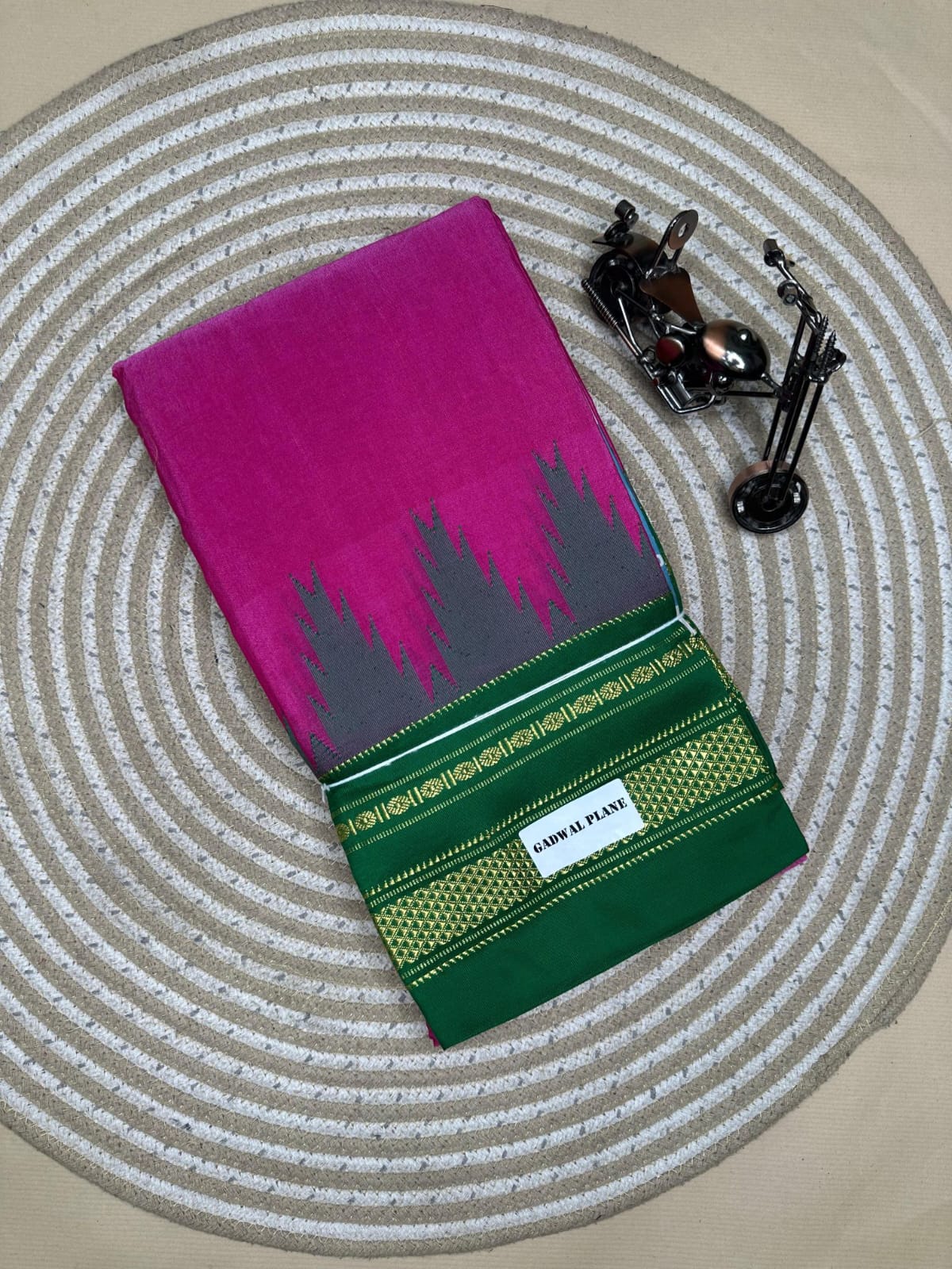pink and green temple border, plane saree soft silk pallu pink and green temple border, plane saree soft silk pallu
