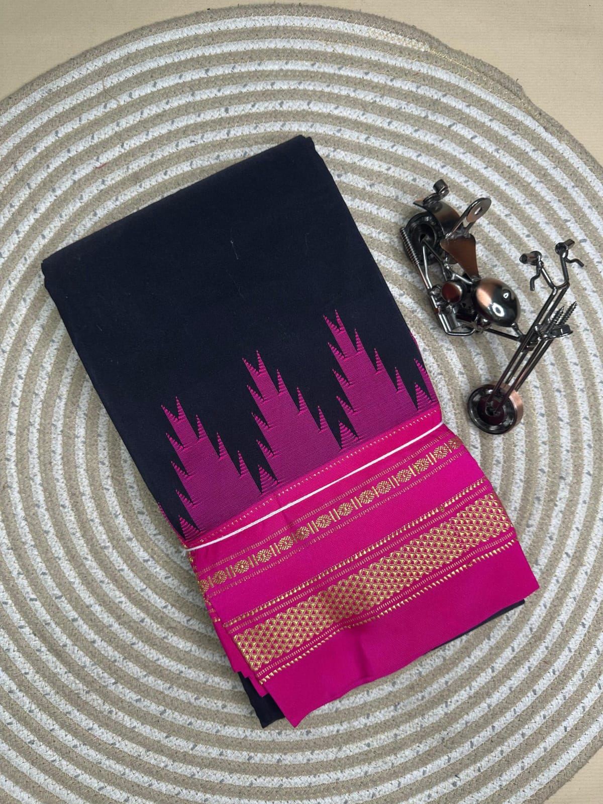 black and pink temple border, plane saree soft silk pallu black and pink temple border, plane saree soft silk pallu