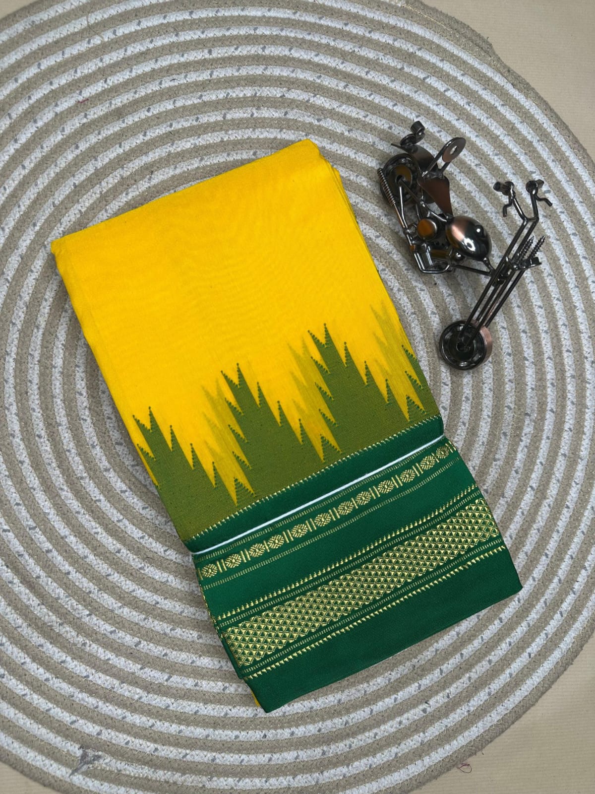 yellow and green temple border, plane saree soft silk pallu yellow and green temple border, plane saree soft silk pallu