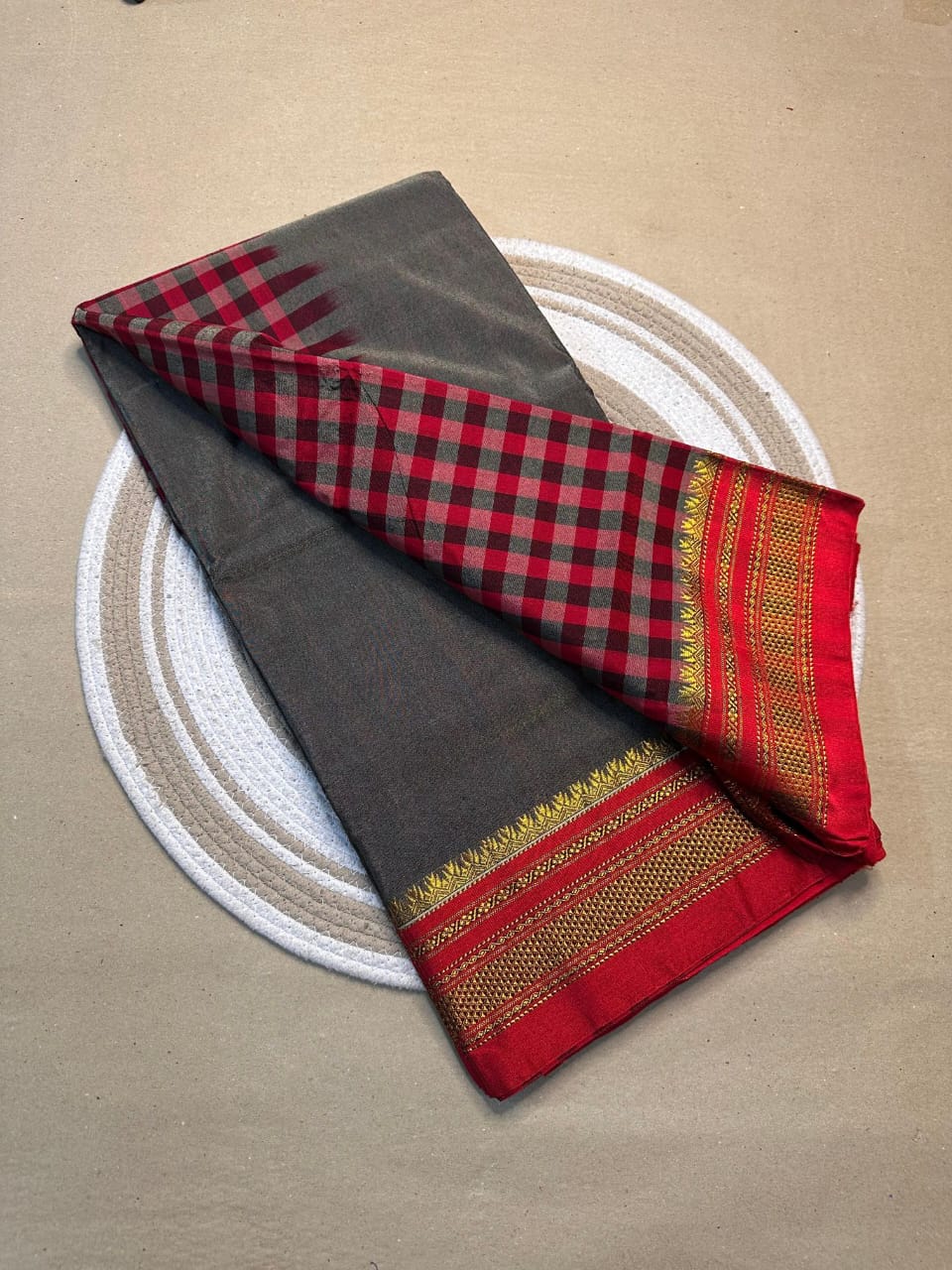 grey and red tana patali pallu catlon pallu grey and red tana patali pallu catlon pallu