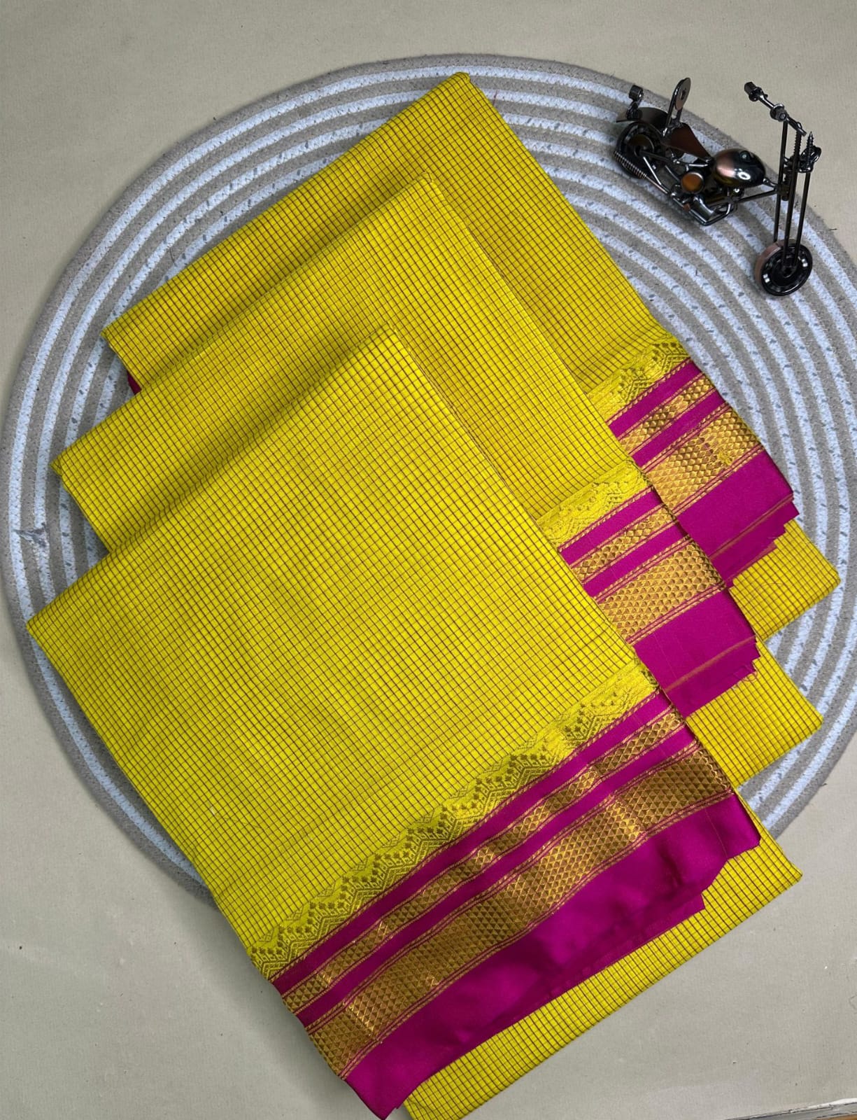 yellow and pink tana kaddi checks silk pallu yellow and pink tana kaddi checks silk pallu